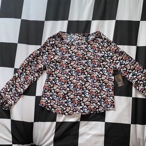 Flower print top NWT